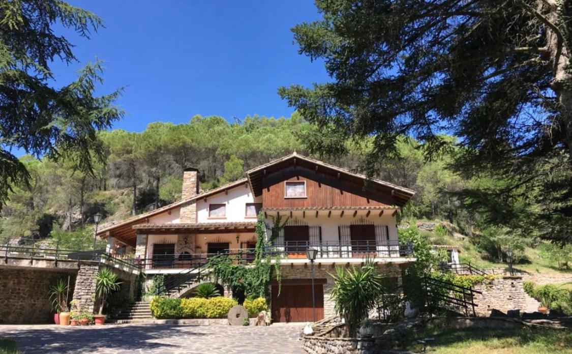 Els Avets De La Muga Bed & Breakfast Sant Llorenc de la Muga Ngoại thất bức ảnh