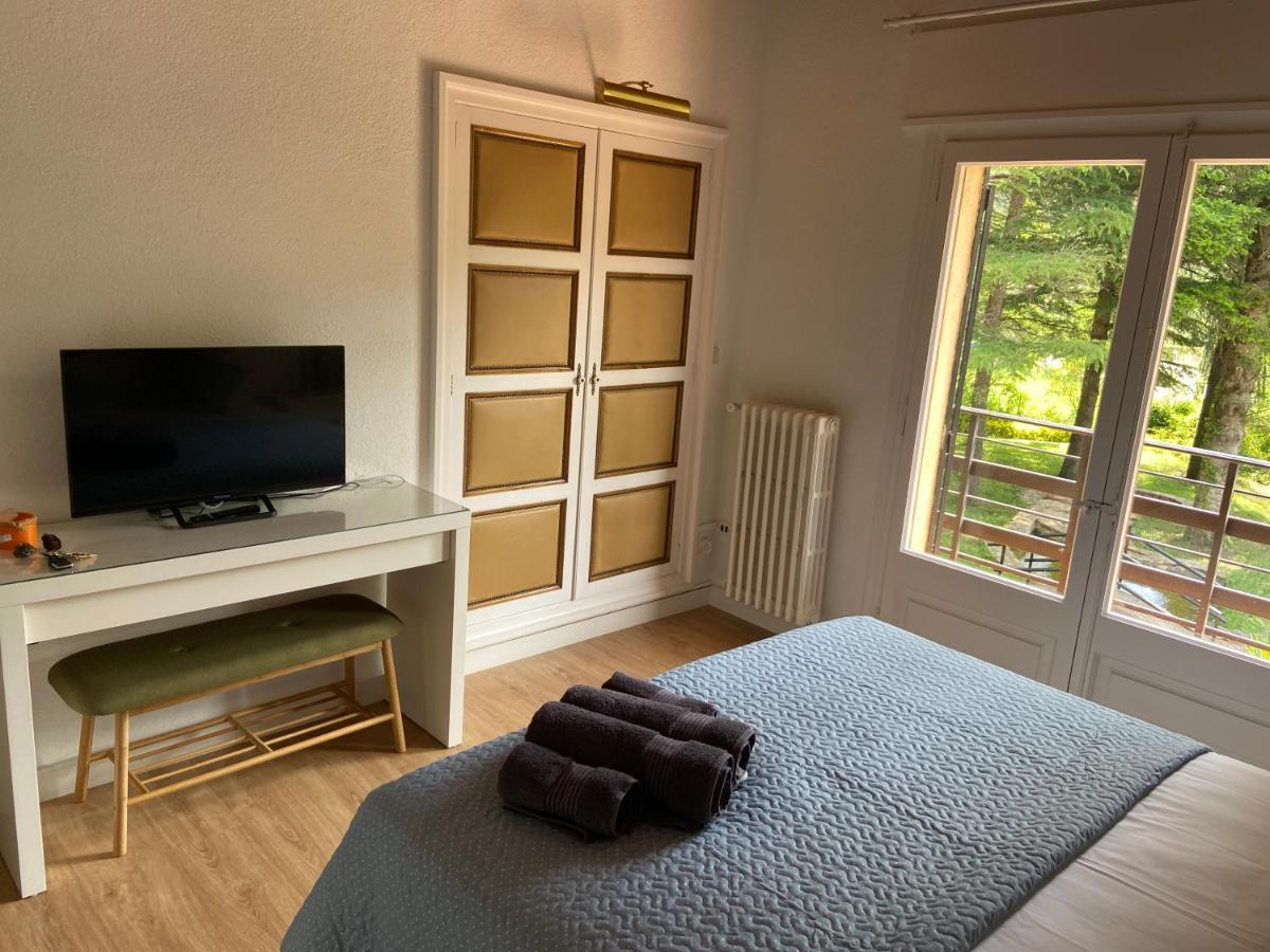 Els Avets De La Muga Bed & Breakfast Sant Llorenc de la Muga Ngoại thất bức ảnh